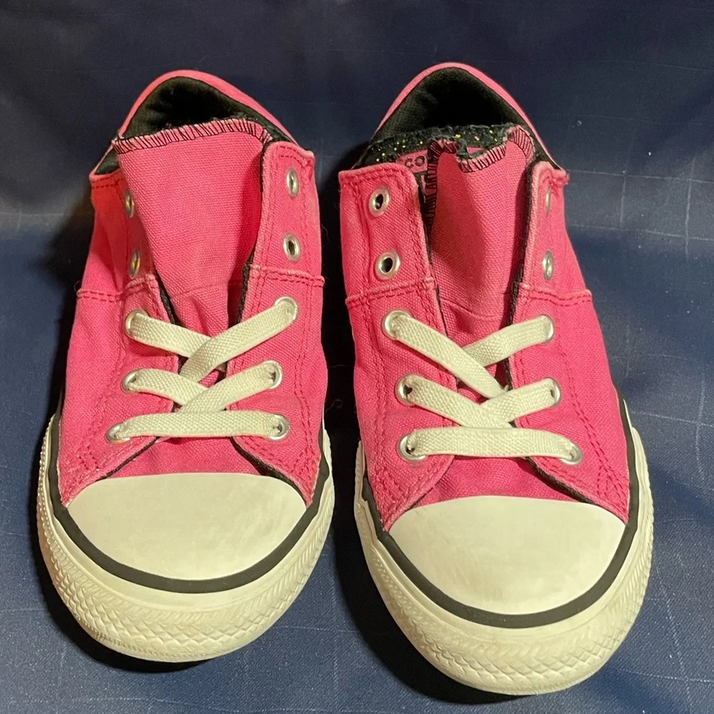 Converse All Star pink & black slip-on low tops w/ stars girls sz 1